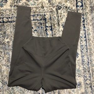 Gorgeous gray balance athletica leggings! Size 4!